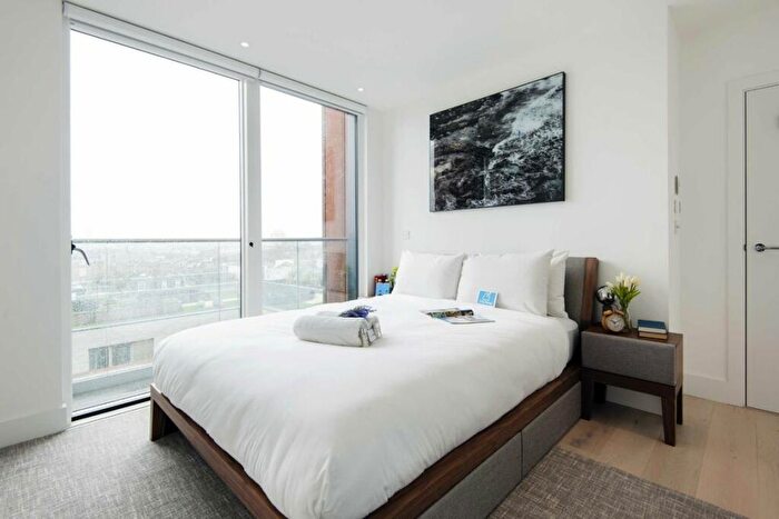 3 Bedroom Flat To Rent In Rochester Place, Kentish Town, NW1