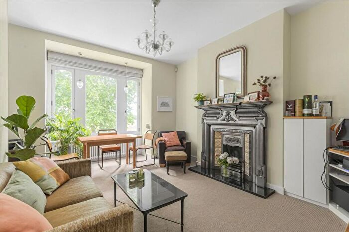 2 Bedroom Flat To Rent In Rocks Lane, Barnes, SW13