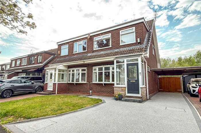 3 Bedroom Semi-Detached House For Sale In The Fairway, New Moston, Manchester, M40