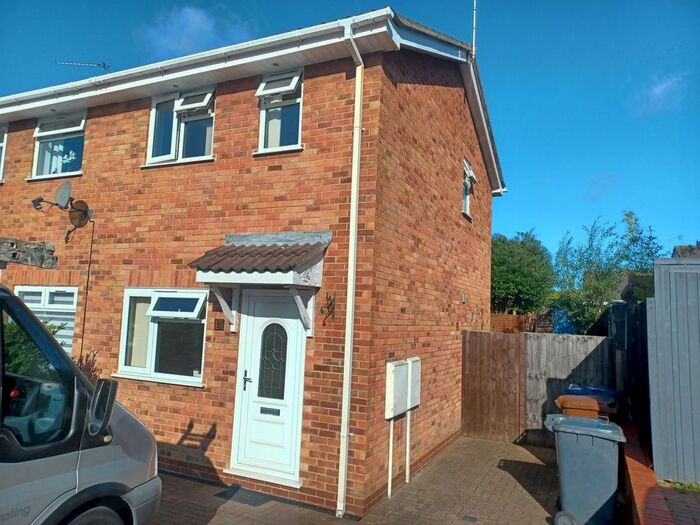 2 Bedroom Semi-Detached House To Rent In Duchy Close, Stretton, Burton-On-Trent, DE13