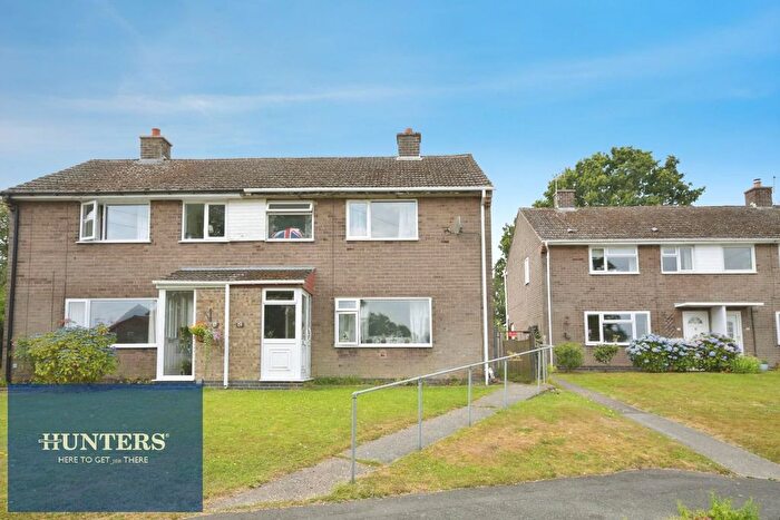 3 Bedroom Semi-Detached House For Sale In Riggotts Way, Cutthorpe, Chesterfield, S42