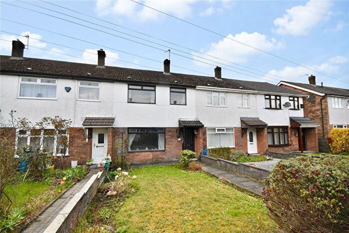 3 Bedroom Town House For Sale In Ashworth Close, Royton, Oldham, Greater Manchester, OL2