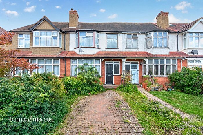 3 Bedroom Terraced House For Sale In Sandringham Road, Worcester Park, KT4
