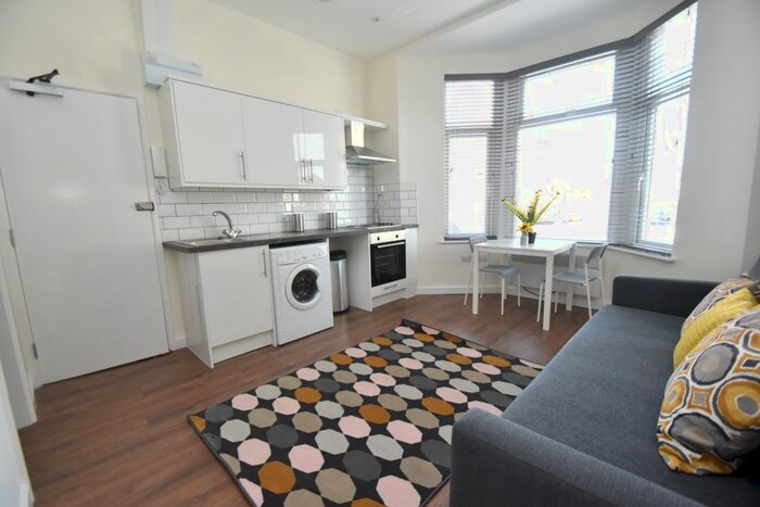 1 Bedroom Flat To Rent In Cathays Terrace, Cathays, Cardiff, CF24