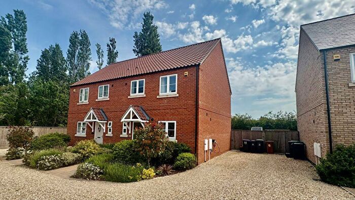 3 Bedroom Semi-Detached House For Sale In Meadowfield Close, Waddington, Lincoln, LN5