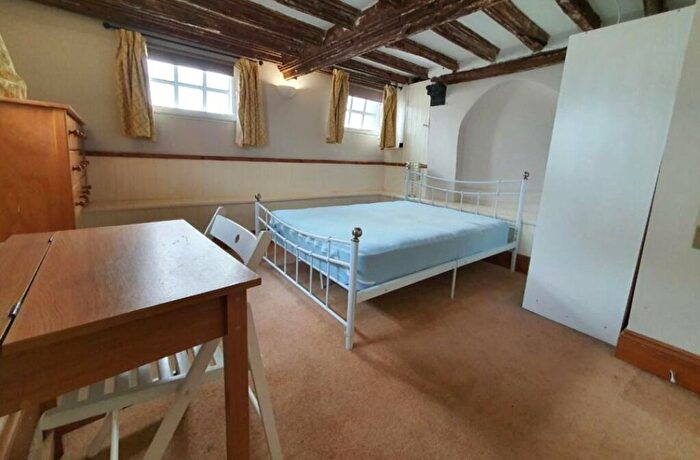 5 Bedroom Apartment To Rent In Belsize Park Gardens, London, NW3