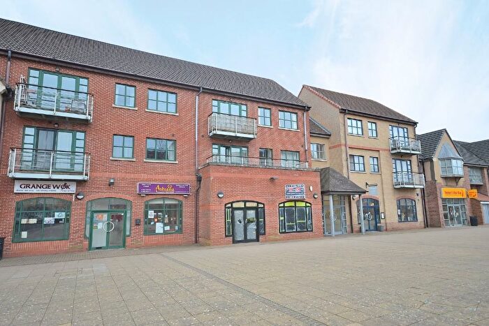 2 Bedroom Flat For Sale In Wilks Walk, Grange Park, Northampton, NN4