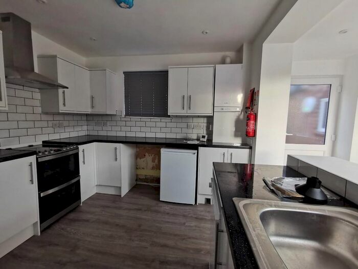 5 Bedroom Semi-Detached House To Rent In Rockingham Road, Norwich NR5