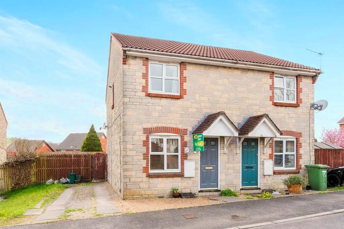 2 Bedroom Property To Rent In Carn Celyn, Beddau, Pontypridd, CF38