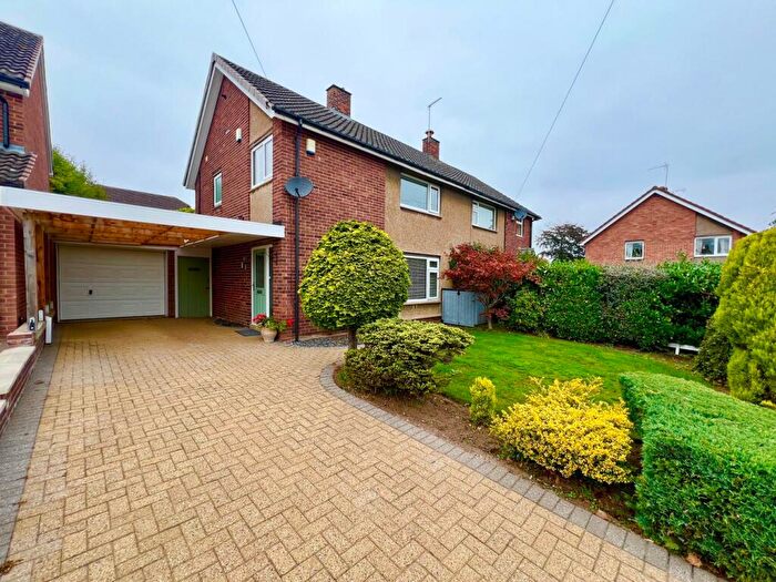 3 Bedroom Semi-Detached House For Sale In Oak Tree Road, Bawtry, Doncaster, DN10
