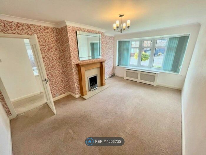 2 Bedroom Bungalow To Rent In Norwood Drive, Brierley, Barnsley, S72