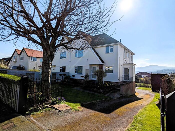 1 Bedroom Flat To Rent In Overlea Avenue, Deganwy, Conwy, LL31