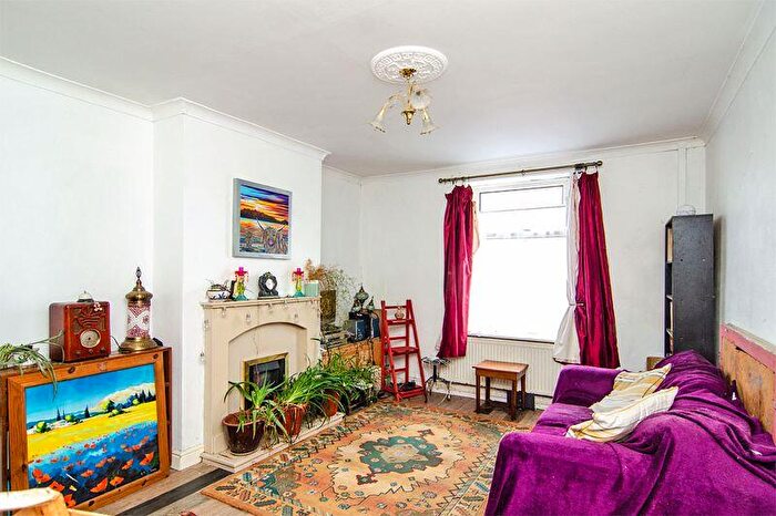 3 Bedroom Terraced House For Sale In Stafford Street, Burton-On-Trent, DE14