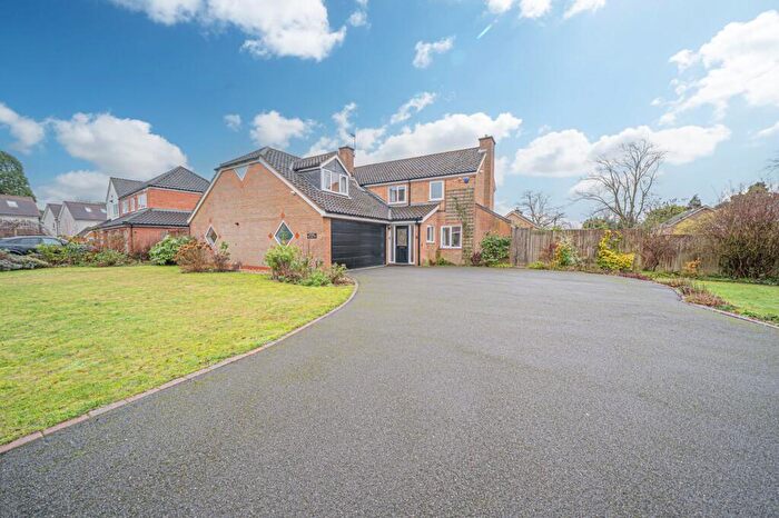 4 Bedroom Detached House For Sale In Bushwood Drive, Dorridge, B93