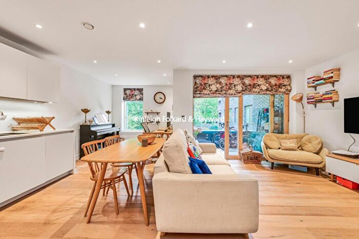 2 Bedroom Flat For Sale In Prodigal Square, London, E8