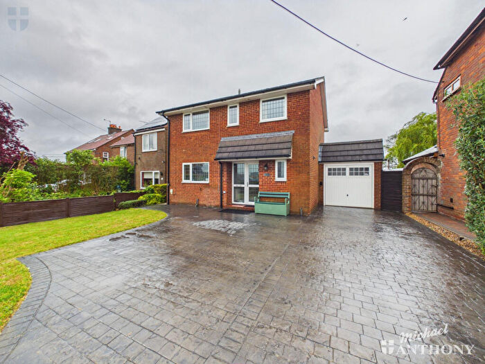 4 Bedroom Detached House For Sale In Lower Road, Stoke Mandeville, HP22