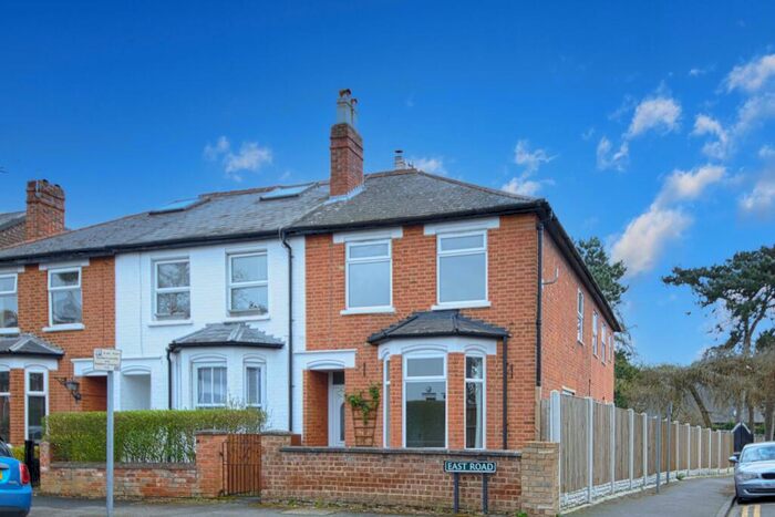 4 Bedroom Terraced House To Rent In East Road, Maidenhead, SL6