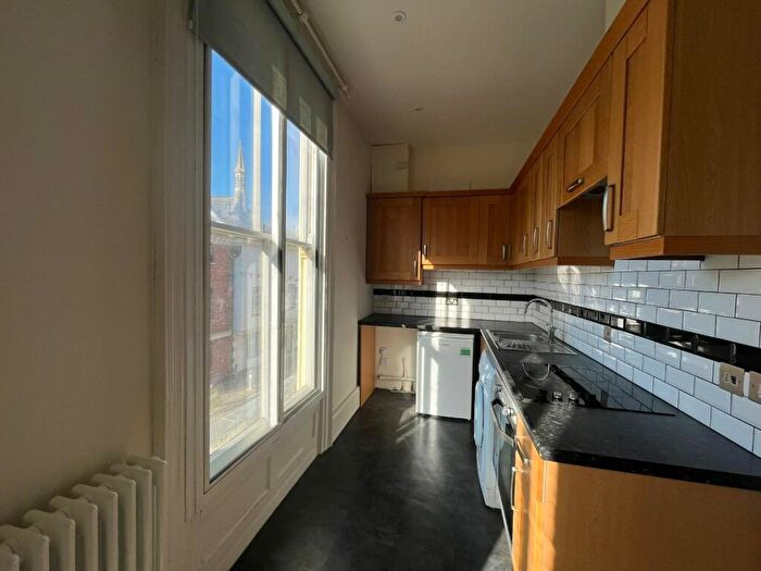 1 Bedroom Flat To Rent In City Centre, Burgate, Canterbury, CT1