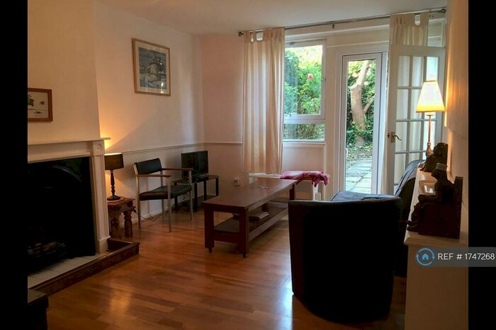 3 Bedroom Maisonette To Rent In Rosenau Road, London, SW11