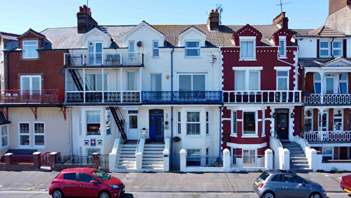 6 Bedroom Terraced House For Sale In Sea Road, Felixstowe, IP11
