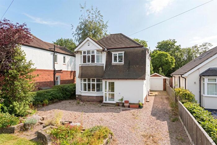 3 Bedroom Detached House For Sale In Whinfield, Leeds, LS16