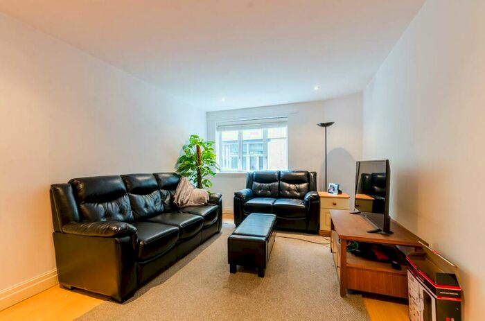 1 Bedroom Flat To Rent In Hoxton Square, , Hoxton, London, N1