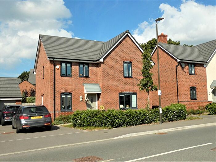 4 Bedroom Detached House To Rent In Stonehouse, GL10