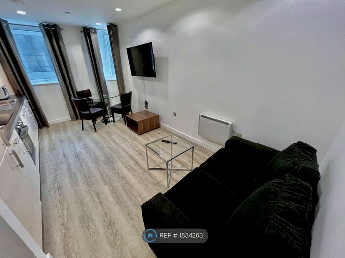 2 Bedroom Flat To Rent In The Heart, Media City Uk, Salford, M50