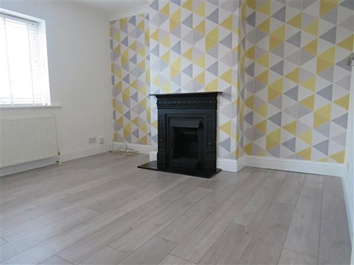 2 Bedroom Flat To Rent In Pine Road, Winton, Bournemouth, BH9