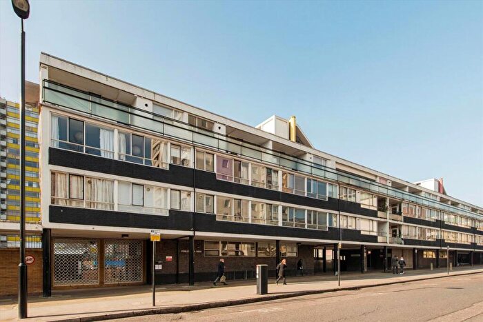 Studio To Rent In Golden Lane Estate, City Of London, EC1Y