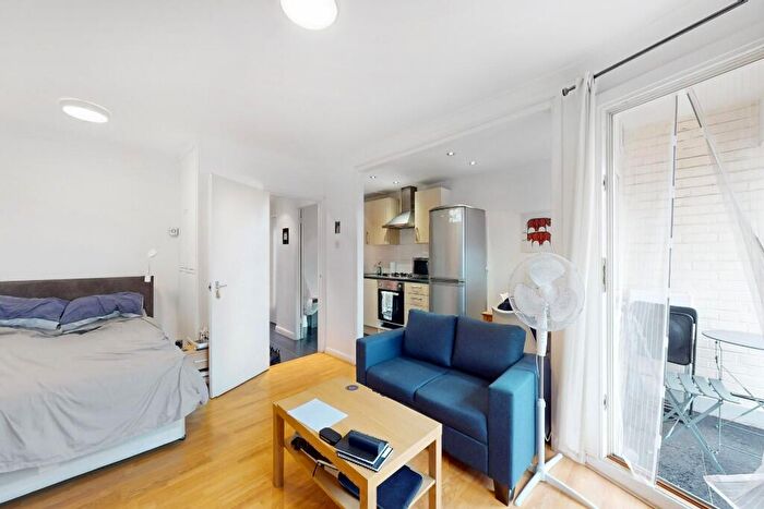 Studio For Sale In Barlow Street, London, SE17