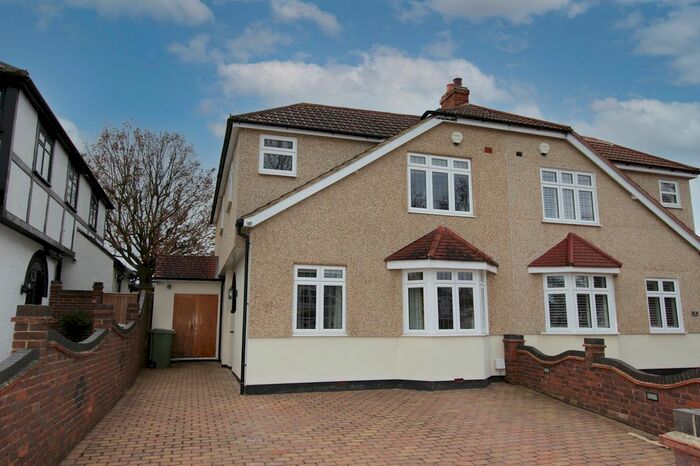 4 Bedroom Semi-Detached House To Rent In Beech Avenue, Sidcup, Kent DA15