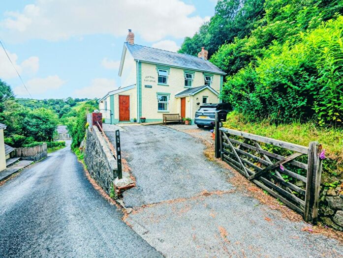 3 Bedroom Detached House For Sale In Penybont, Carmarthen, Carmarthenshire., SA33