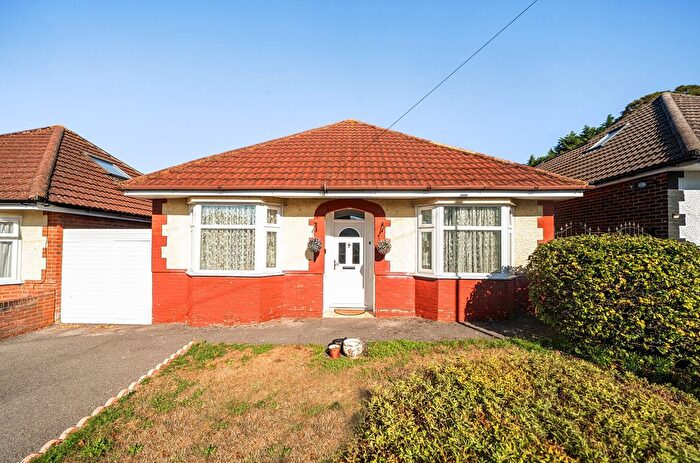 3 Bedroom Bungalow For Sale In Trent Road, Bitterne Park, Southampton, Hampshire, SO18