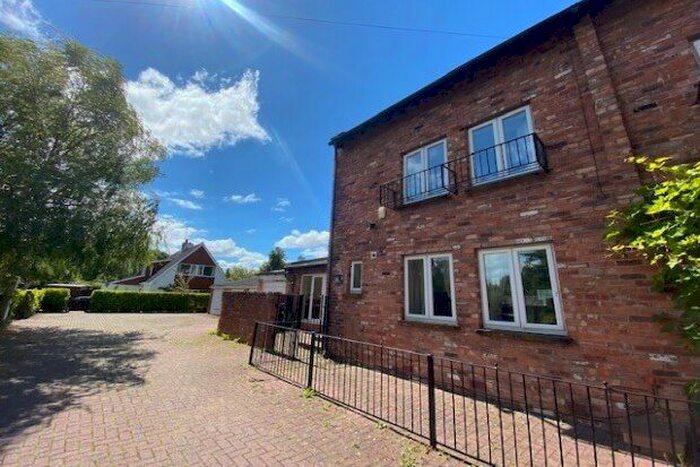 3 Bedroom Semi-Detached House To Rent In Church Lane, Neston, CH64