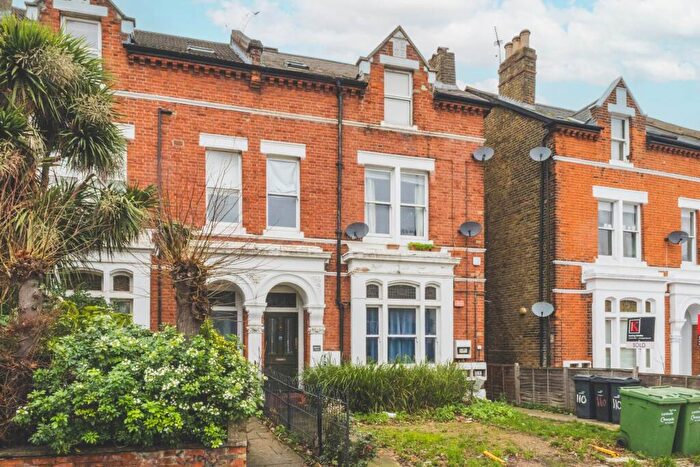 2 Bedroom Flat To Rent In Norwood Road, Herne Hill, SE24