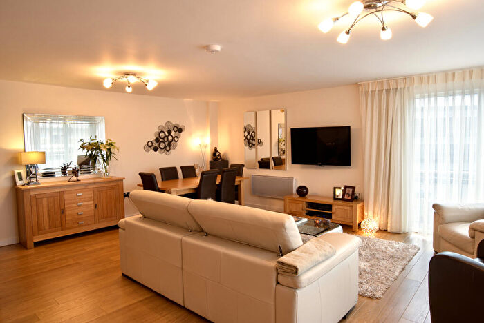 3 Bedroom Apartment To Rent In Picton, Victoria Wharf, Cardiff Bay, CF11
