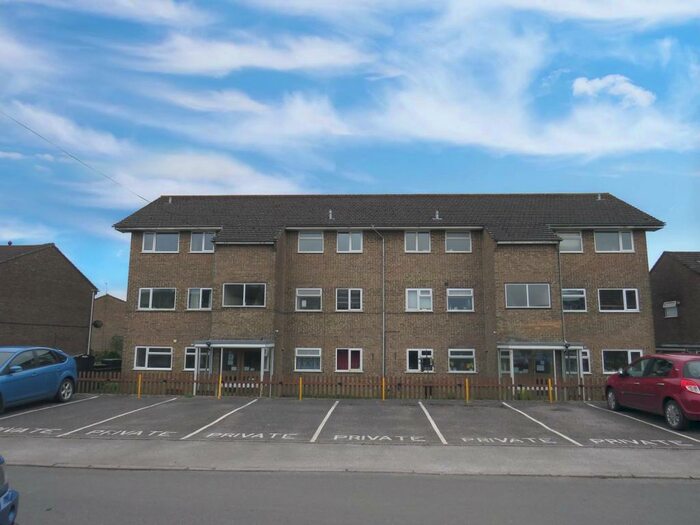 1 Bedroom Flat To Rent In Bickley Court, Shaftesbury, SP7