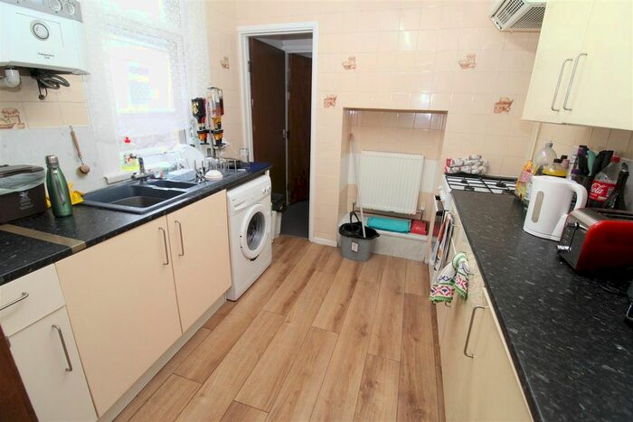 4 Bedroom Property To Rent In Merthyr Street, Cathays, Cardiff, CF24
