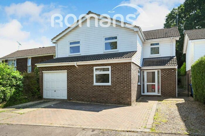 6 Bedroom Detached House To Rent In Sarum, RG12