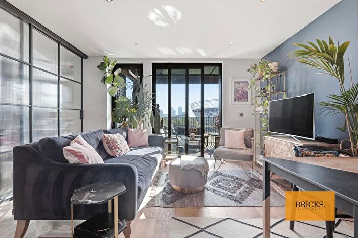 2 Bedroom Flat To Rent In Legacy House, Roach Road, London, E3