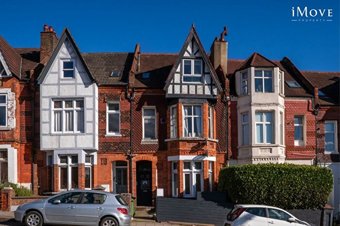 2 Bedroom Flat For Sale In Anerley Hill, London, SE19