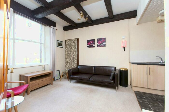 2 Bedroom Flat To Rent In Milton Street, Abbeyhill, Edinburgh, EH8