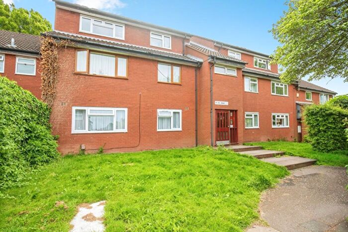 2 Bedroom Flat For Sale In Edale, Wilnecote, Tamworth, B77