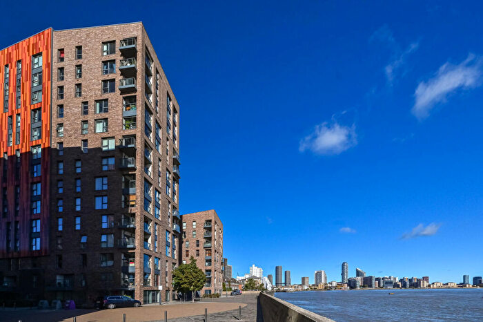 3 Bedroom Flat For Sale In Lotus House, , Docklands, London, E14