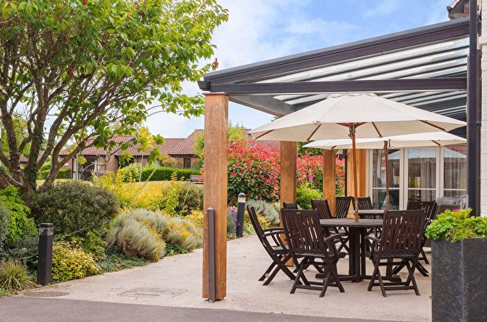 2 Bedroom Flat To Rent In Day Court, Elmbridge Village, Essex Drive, Cranleigh, Surrey, GU6