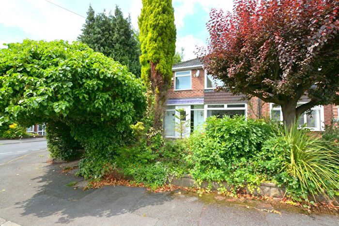 3 Bedroom Semi-Detached House For Sale In Wynne Grove, Denton, M34