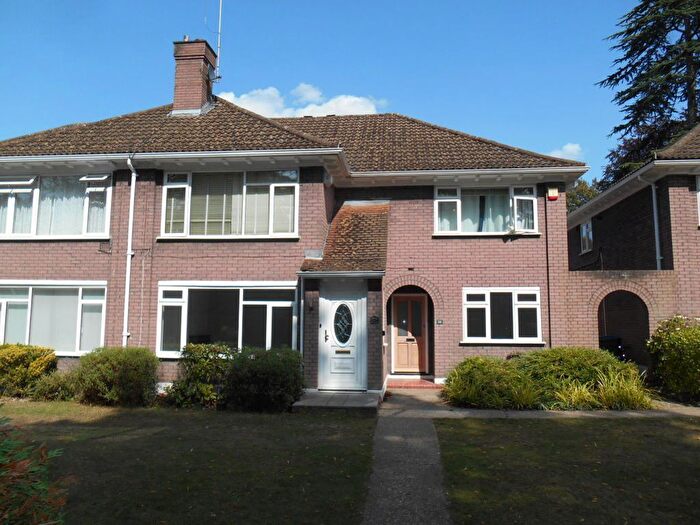 2 Bedroom Maisonette To Rent In Bromet Close, Watford, WD17