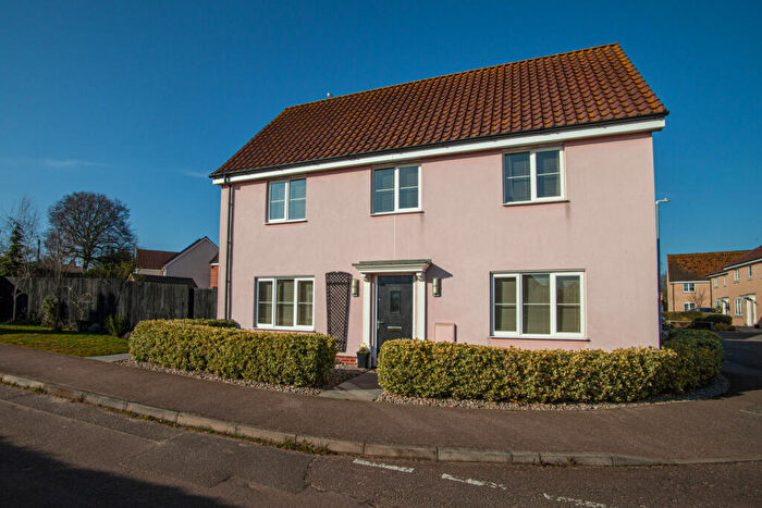 4 Bedroom Detached House For Sale In Swallows Close, Hollesley, IP12