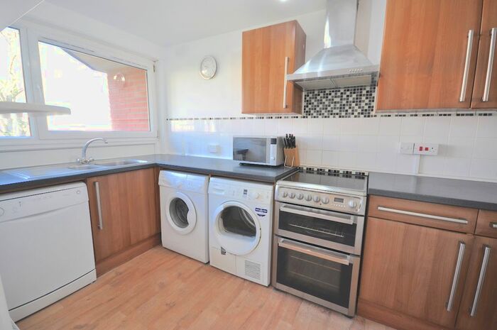 4 Bedroom Flat To Rent In Crayford Road, Camden Road, Kentish Town, Tufnell Park, Holloway, Ucl, London, N7